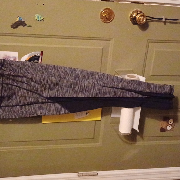 Victoria Sport leggings small - Picture 8 of 8